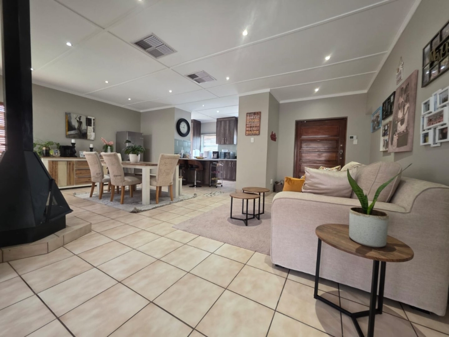 3 Bedroom Property for Sale in Carters Glen Northern Cape